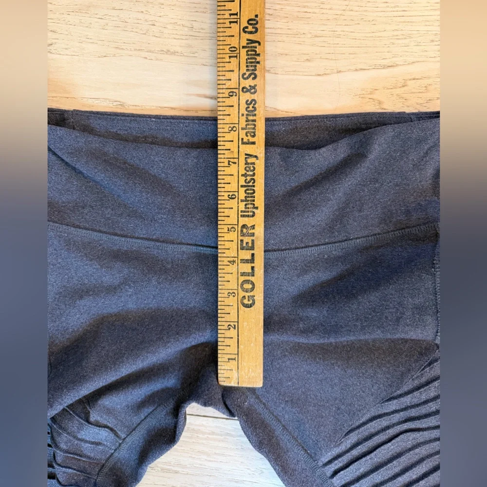 OG alo moto leggings size small - missing size tag